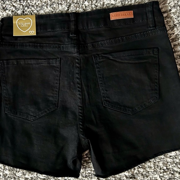 Black shorts Juniors 9,(29”Waist)NWT,Denim Stretch,L, - Picture 2 of 3